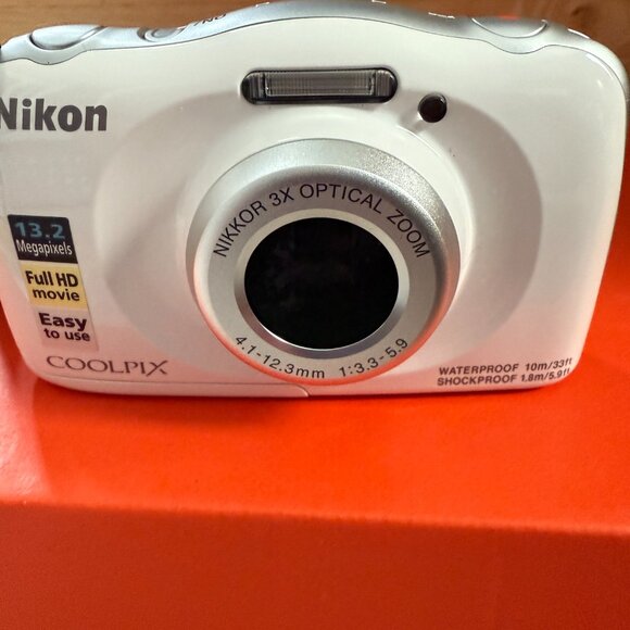 Nikon Coolpix W100 Camera - Picture 9 of 9